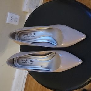 Tan size 5 comfort plus high heels